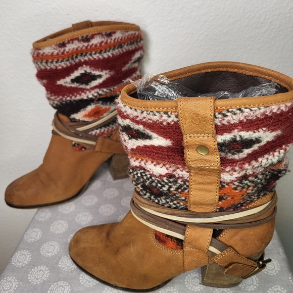 Steve Madden Tolteca Heeled boots size 6 - Picture 3 of 8